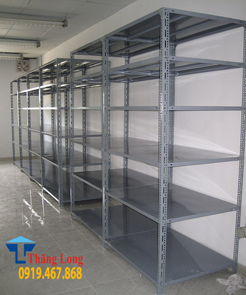 Chọn Kệ đơn siêu thị thích hợp với không gian nhỏ, tiết kiệm diện tích