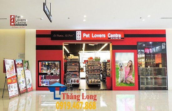 Lắp đặt kệ trưng bày cho cửa hàng thú cưng