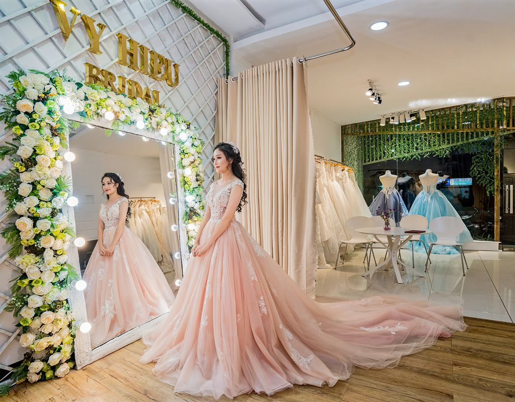 Full #10 Mẫu thiết kế showroom áo cưới cao cấp xu hướng mới 2024