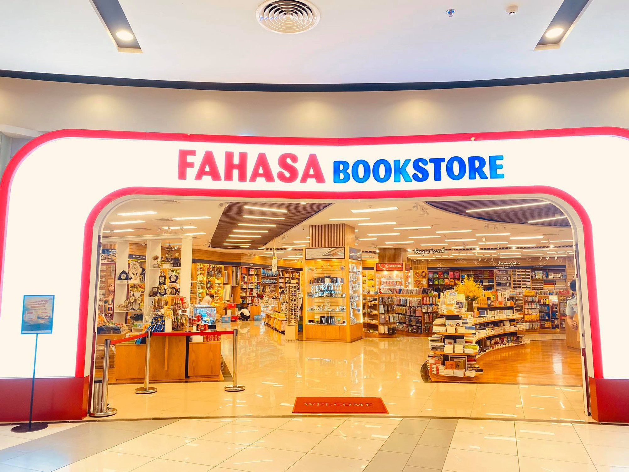 cửa hàng văn phòng phẩm Fahasa