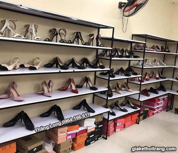 Kệ để giày dép cho các siêu thị, cửa hàng thời trang