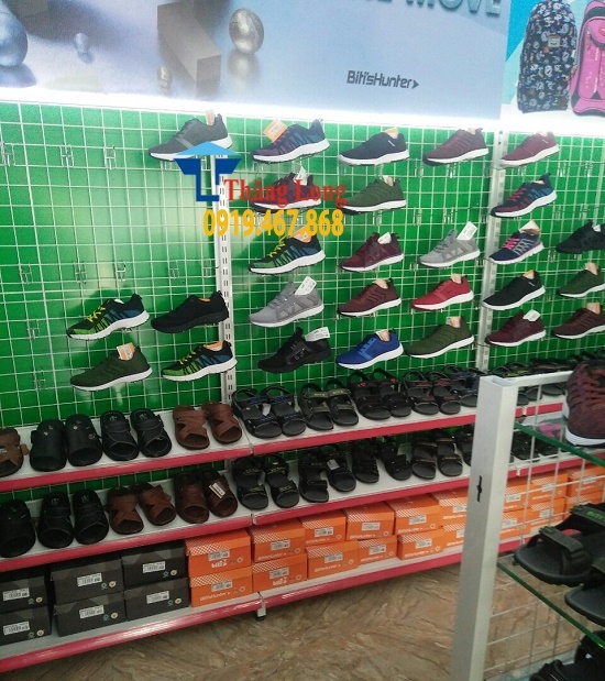 Kệ siêu thị trưng bày giày dép