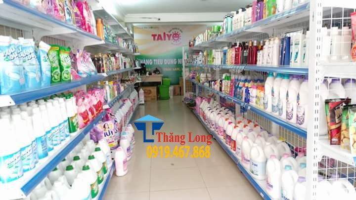 Lắp đặt giá kệ bày hàng tiêu dùng nhập khẩu tại phố Bùi Xương Trạch