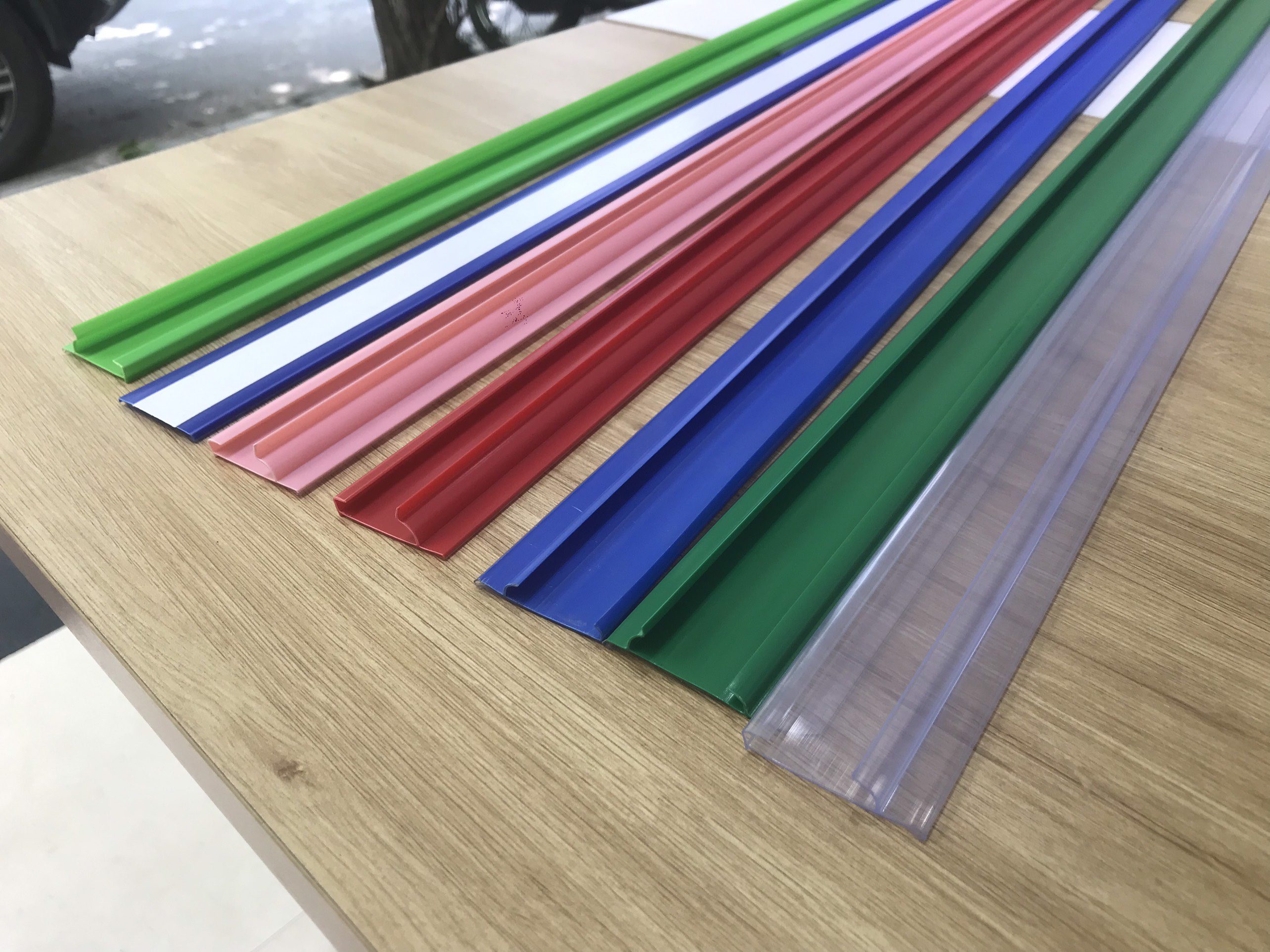 một bộ kệ siêu thị mini gồm những gì? Cấu tạo chi tiết từ A- Z