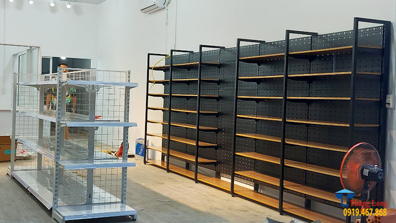 Nên chọn xưởng sản xuất giá kệ siêu thị hay mua qua trung gian