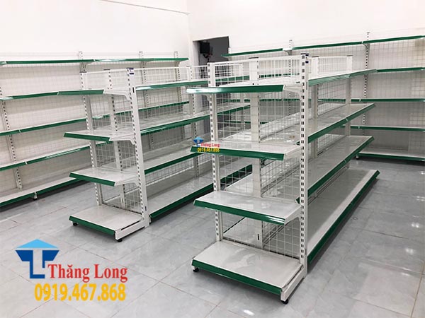 Thiết kế kệ để h&agrave;ng si&ecirc;u thị cho mặt bằng m&eacute;o, hẹp, kh&oacute; bố tr&iacute; 
