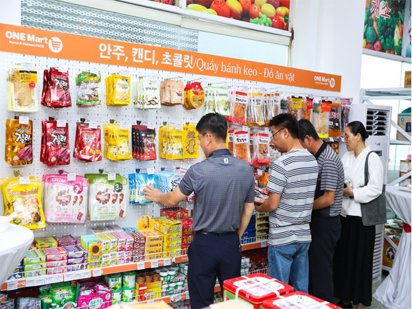 Lắp đặt giá kệ bày hàng cho siêu thị One Mart Hải Phòng