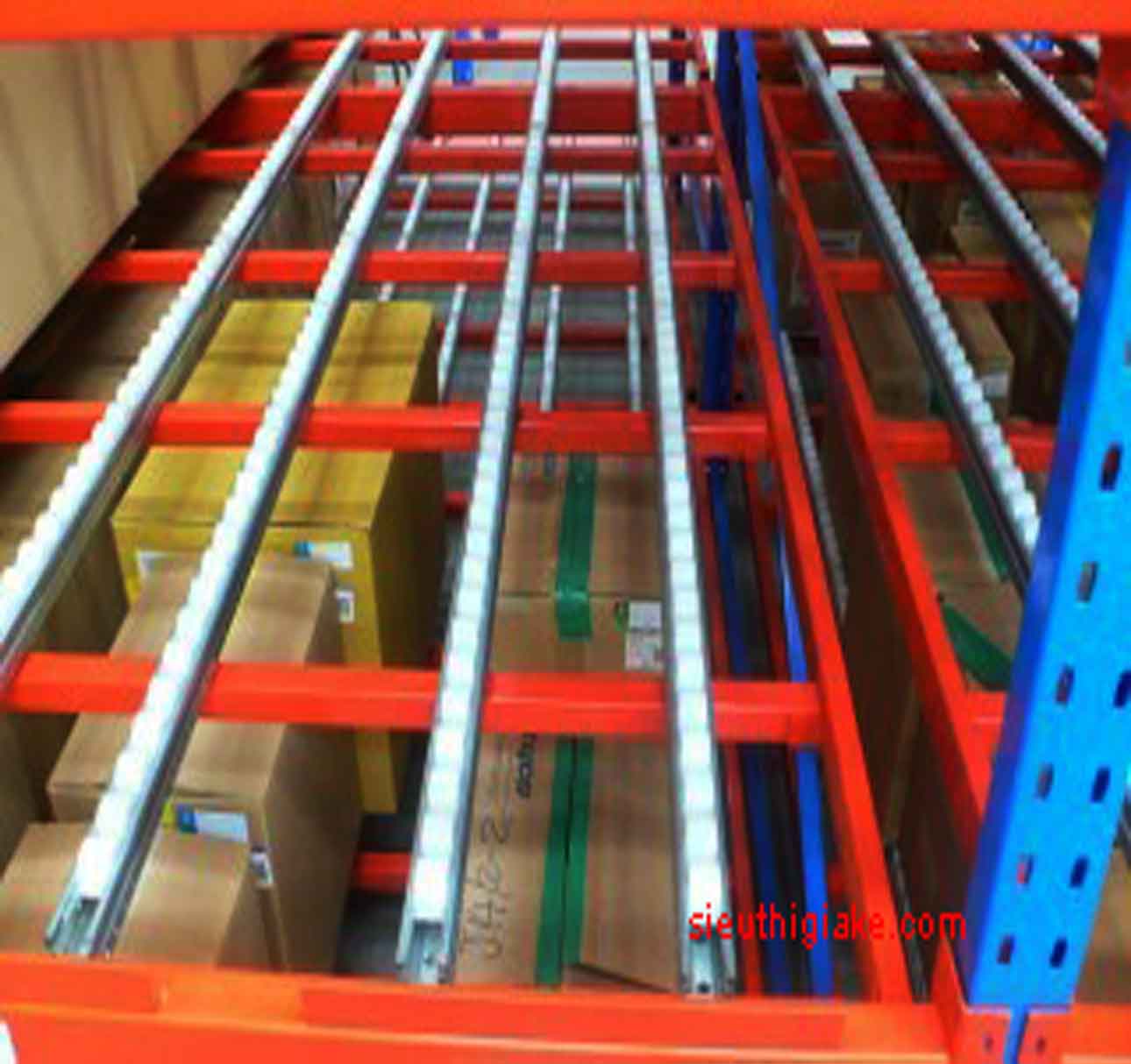 Kệ chứa hàng carton- flow Kệ chứa hàng carton- flow