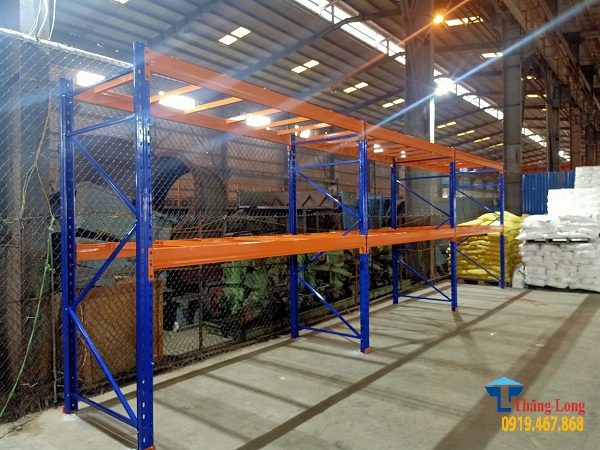 Thăng Long cung cấp và lắp đặt kệ kho vật tư chất lượng, sơn tĩnh điện bền đẹp