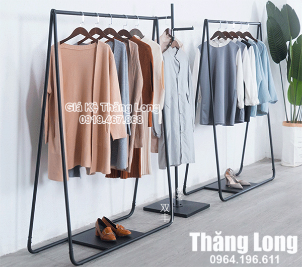 Giàn kệ treo quần áo shop KTT42