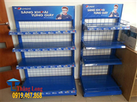 Gia công kệ quảng cáo có gì khác kệ trưng bày thông thường?